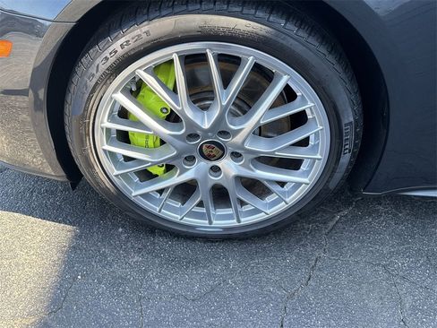 Used 2023 Porsche Panamera 4S image 12