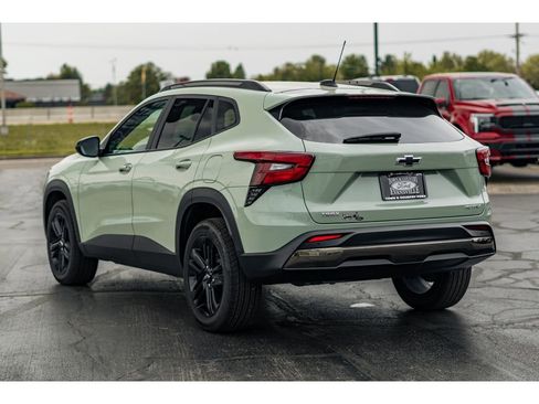 Used 2025 Chevrolet Trax ACTIV w/ Driver Confidence Package image 3