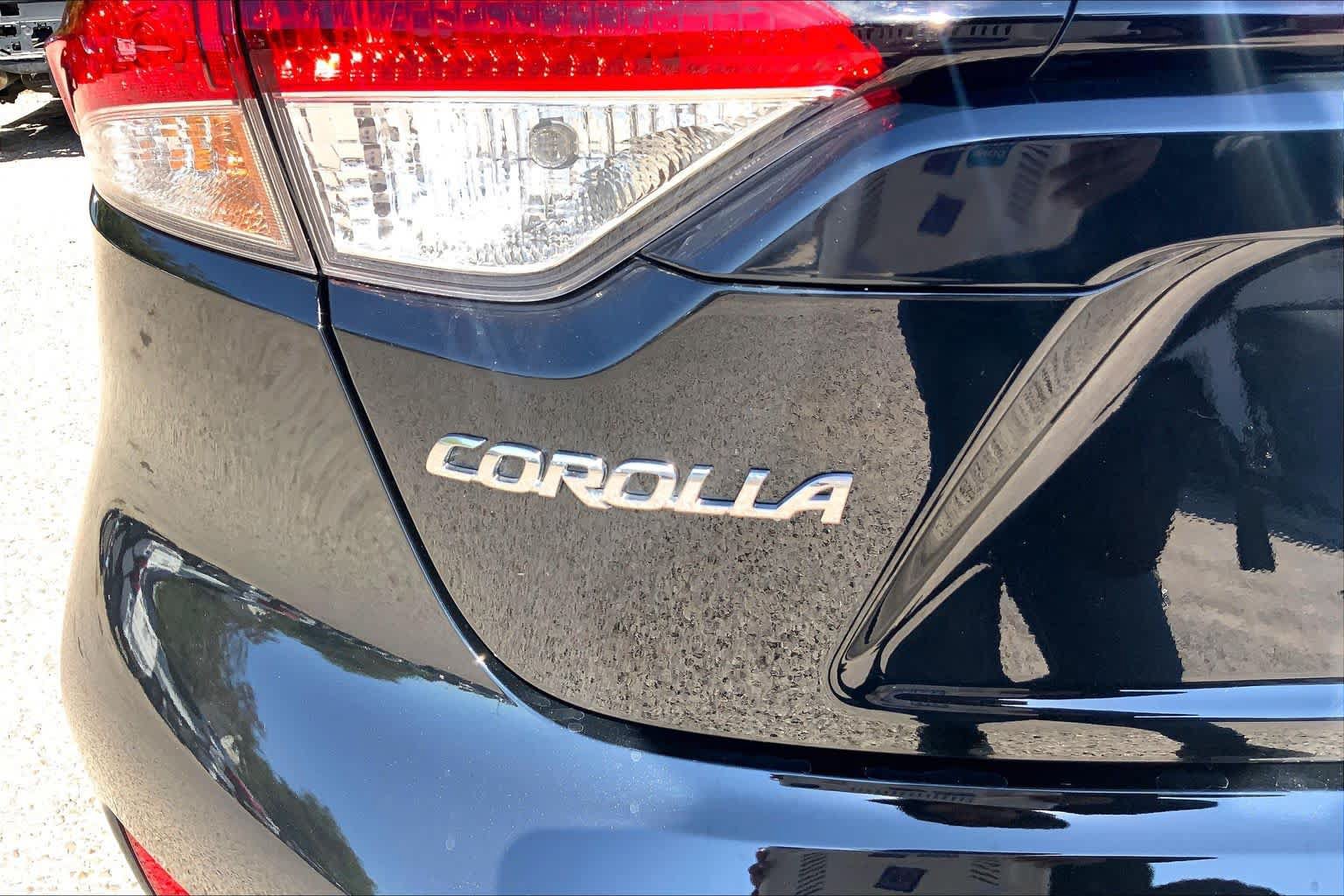 Used 2026 Toyota Corolla LE FWD image 9