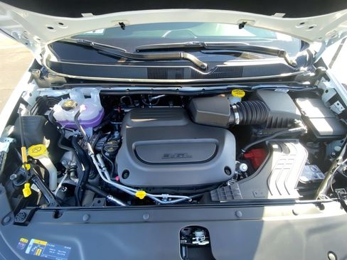 New 2026 Chrysler Pacifica Select image 31