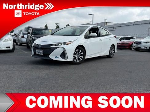Used 2021 Toyota Prius Prime LE image 3