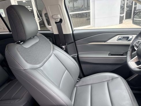 New 2026 Ford Explorer Active w/ Active Comfort Package image 14