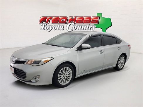 Used 2014 Toyota Avalon XLE Touring image 1