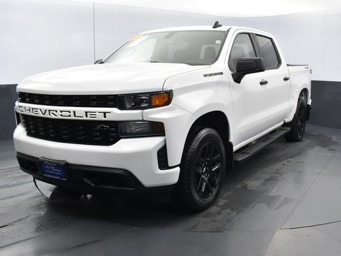 Used 2021 Chevrolet Silverado 1500 Custom image 1