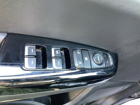 Used 2022 Kia Sportage Nightfall Edition w/ Nighfall AWD Premium Package image 18