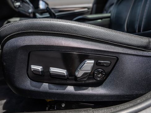 Used 2018 BMW 540i image 28