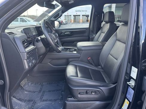 Certified 2025 Chevrolet Suburban Z71 image 2