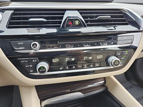 Used 2018 BMW 530e image 22