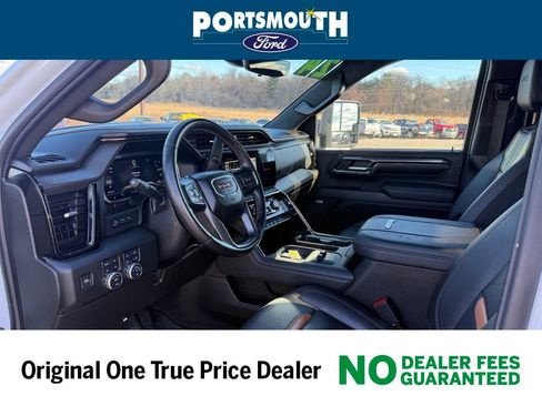 Used 2024 GMC Sierra 2500 AT4 w/ AT4 Premium Plus Package image 4