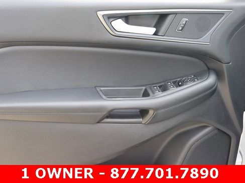 Used 2021 Ford Edge SE image 9