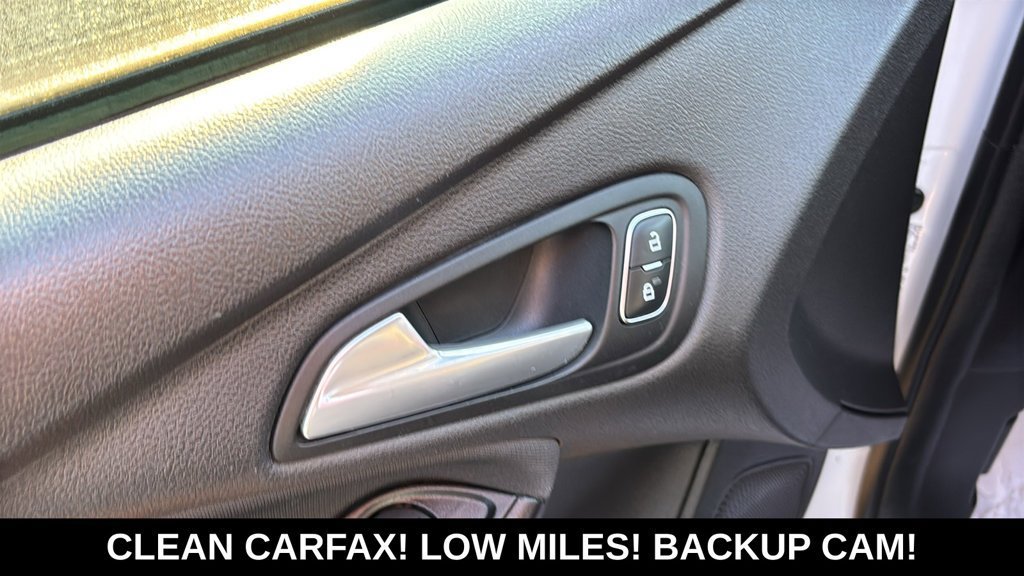 Used 2018 Ford Focus SE FWD image 8