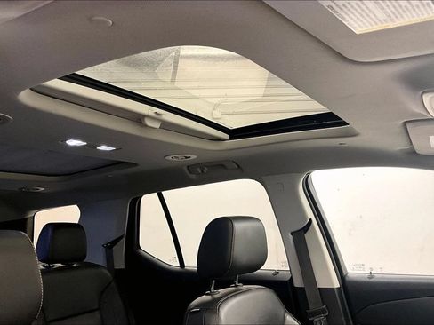 Used 2020 Chevrolet Traverse LT w/ LT Premium Package FWD image 28