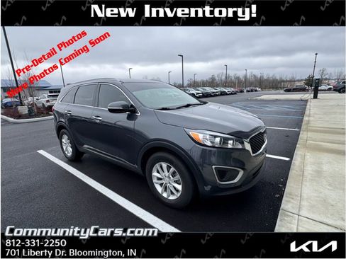 Used 2018 Kia Sorento LX image 1
