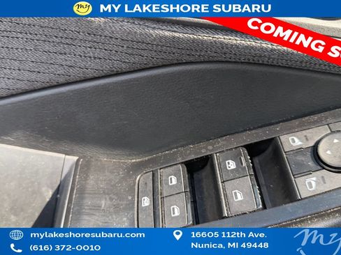 Used 2023 Nissan Rogue S AWD/4WD image 12