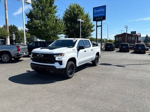 Used 2024 Chevrolet Silverado 1500 LT Trail Boss w/ Protection Package AWD/4WD image 1