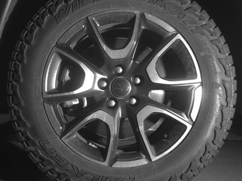 Used 2025 Jeep Compass Trailhawk image 12