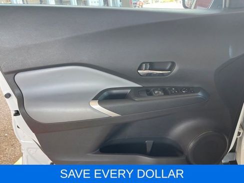 Used 2024 Nissan Kicks SR w/ SR Premium Package FWD image 26