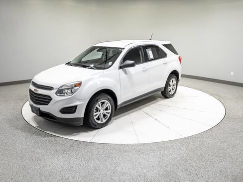 Used 2017 Chevrolet Equinox LS AWD/4WD image 31
