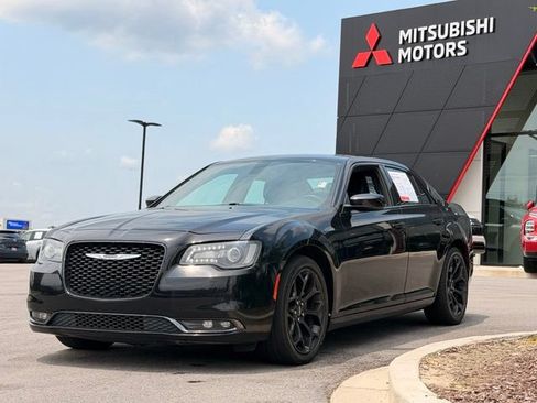 Used 2020 Chrysler 300 S RWD image 8