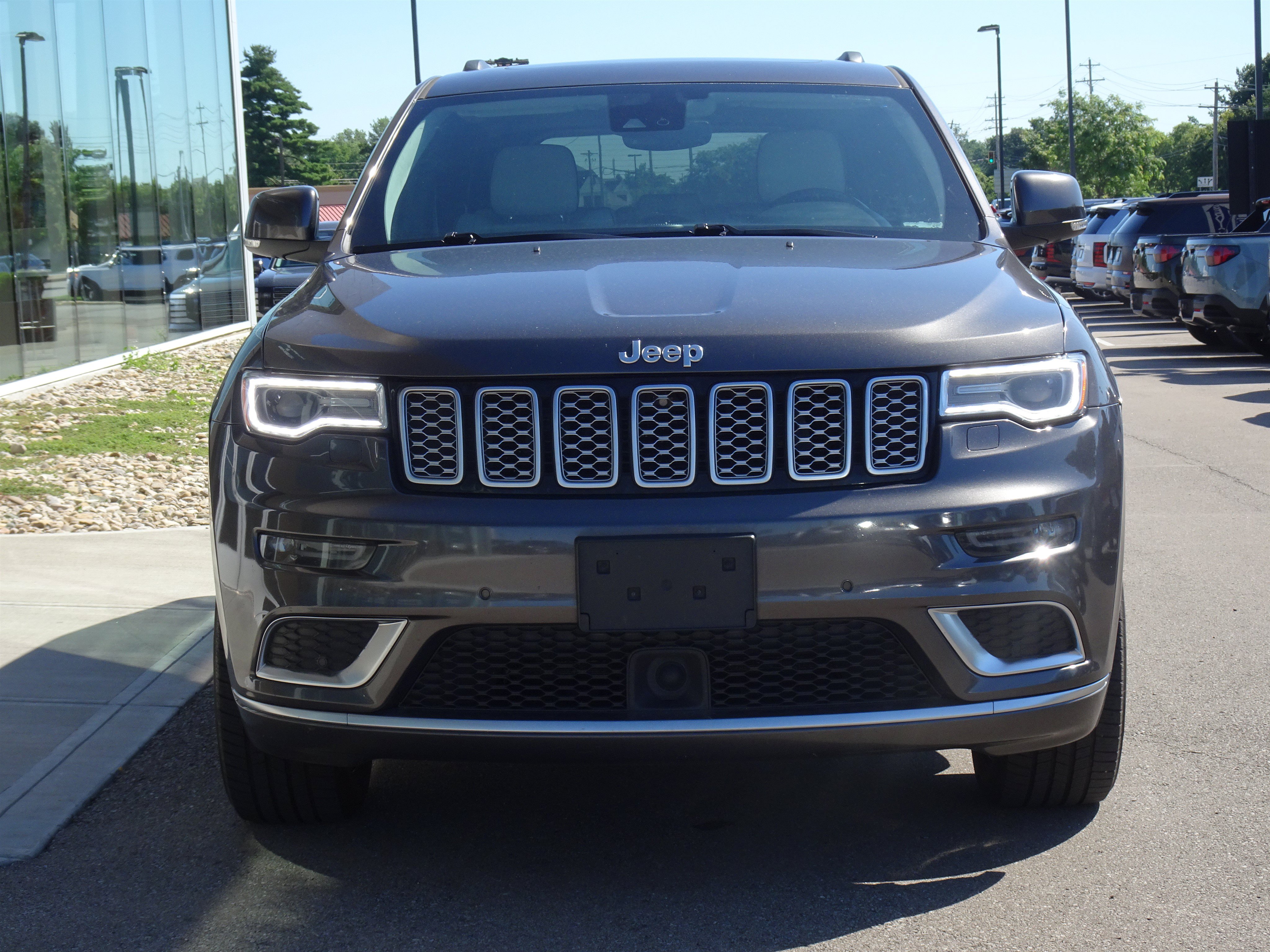 Used 2019 Jeep Grand Cherokee Summit AWD/4WD image 7