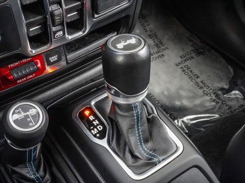 Used 2021 Jeep Wrangler Unlimited Rubicon 4xe w/ Cold Weather Group AWD/4WD image 22