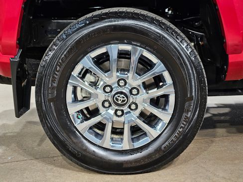Certified 2025 Toyota Tacoma Limited AWD/4WD image 17