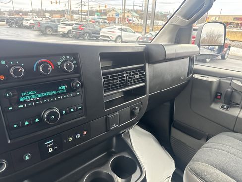 Used 2022 Chevrolet Express 2500 Work Van Full-size Cargo Van w/ Driver Convenience Package image 22