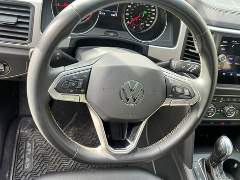 Used 2021 Volkswagen Atlas Cross Sport SE w/ Panoramic Sunroof Package image 34