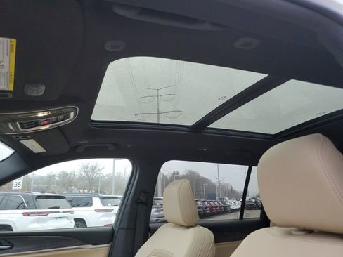 New 2025 Jeep Grand Cherokee L Limited image 19