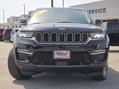 Certified 2023 Jeep Grand Cherokee Limited w/ Luxury Tech Group II image 17