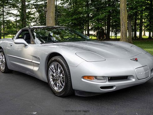 Used 1999 Chevrolet Corvette Coupe w/ Performance Handling Pkg RWD image 20