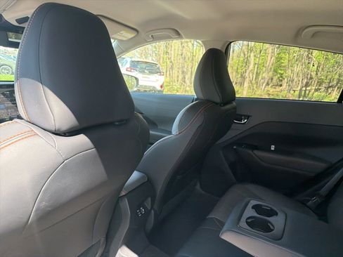 Used 2025 Subaru Crosstrek 2.5i Limited w/ Crosstrek Mirror Package image 13