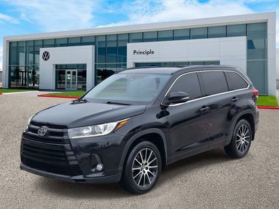 Used 2017 Toyota Highlander SE