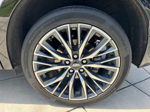 Used 2024 Cadillac XT4 Sport FWD image 9