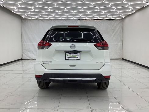 Used 2019 Nissan Rogue SV image 10
