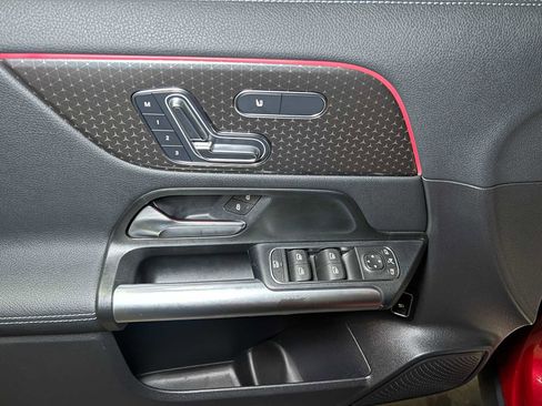 Certified 2025 Mercedes-Benz GLA 250 4MATIC image 21