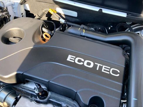 Used 2021 Chevrolet Equinox LT w/ LPO, Floor Liner Package FWD image 52