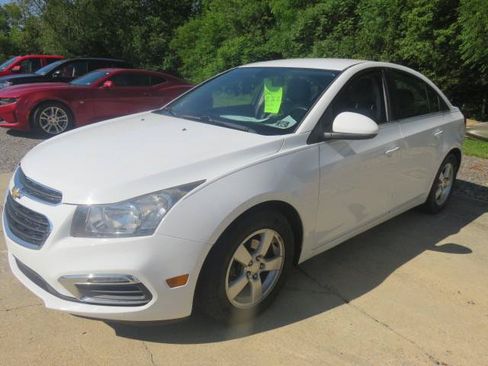 Used 2015 Chevrolet Cruze LT FWD image 3