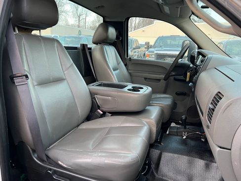 Used 2013 Chevrolet Silverado 3500 W/T w/ Snow Plow Prep Package image 27