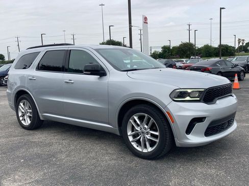 Used 2024 Dodge Durango GT RWD image 3