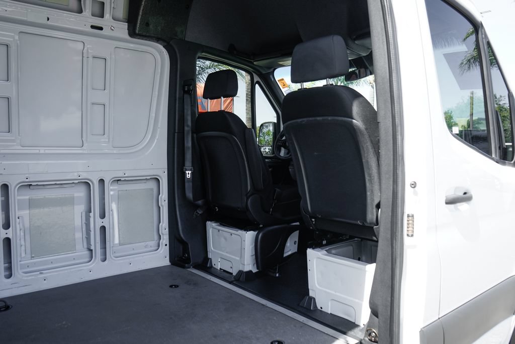 Used 2020 Mercedes-Benz Sprinter 1500 image 12