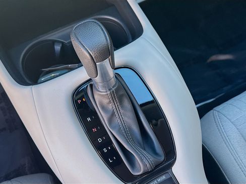 Used 2025 Honda HR-V LX image 13
