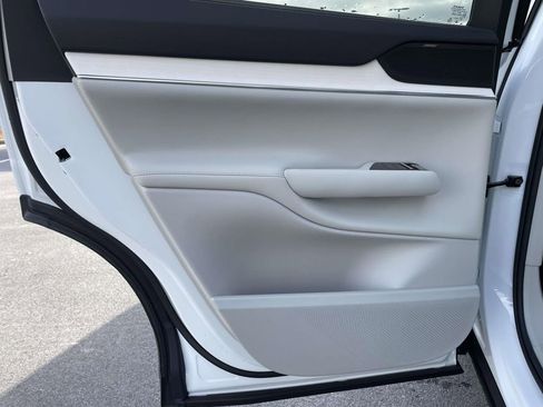 New 2025 Volvo EX90 Ultra w/ Protection Package Premier image 3