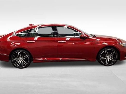 Used 2022 Honda Accord Touring image 13