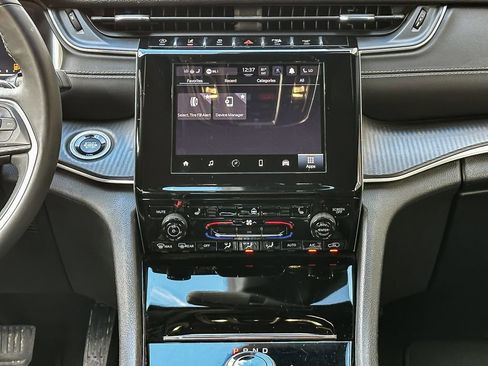 Used 2023 Jeep Grand Cherokee L Laredo image 26