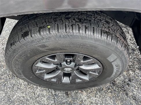 Used 2021 Toyota Tacoma TRD Sport image 3