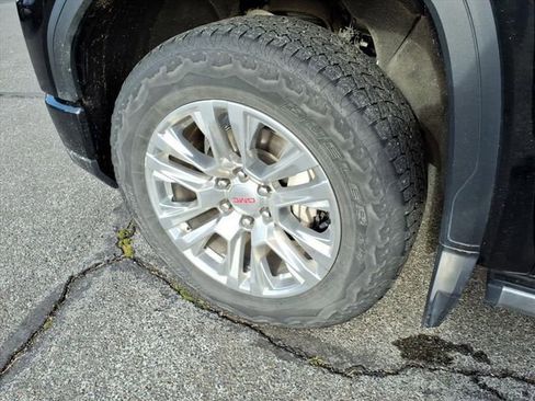 Used 2023 GMC Sierra 1500 Denali w/ Technology Package image 9