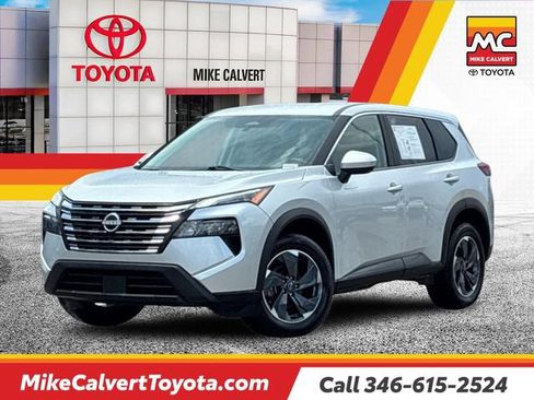 Used 2024 Nissan Rogue SV FWD image 1