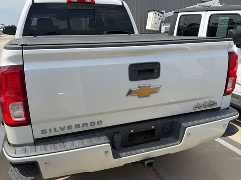 Used 2017 Chevrolet Silverado 1500 High Country AWD/4WD image 4