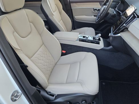 New 2026 Volvo XC90 B6 Plus w/ Protection Package Premier image 16